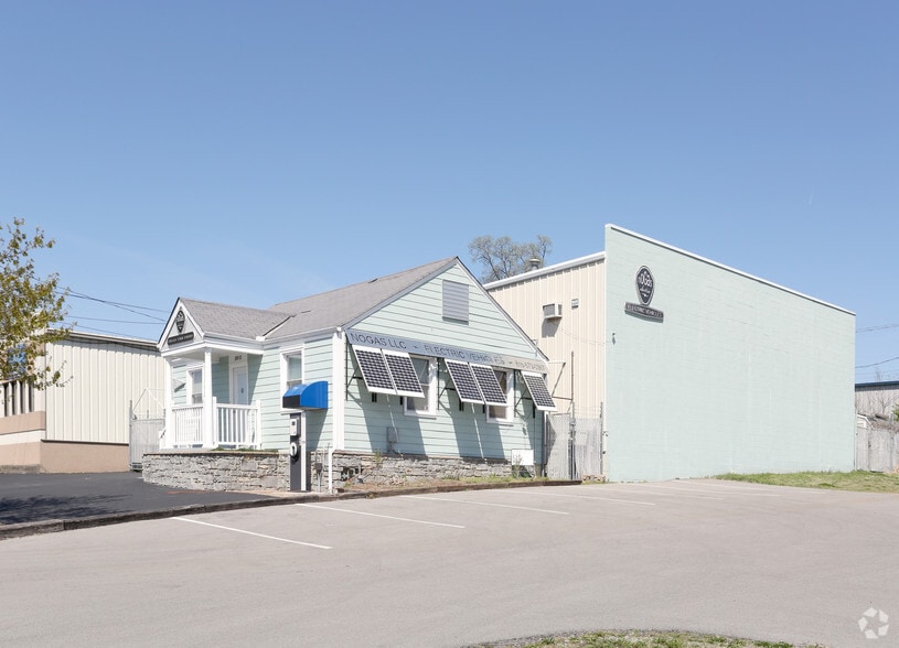 More Photos Of 2612 Winford Ave, Nashville Service For Sale