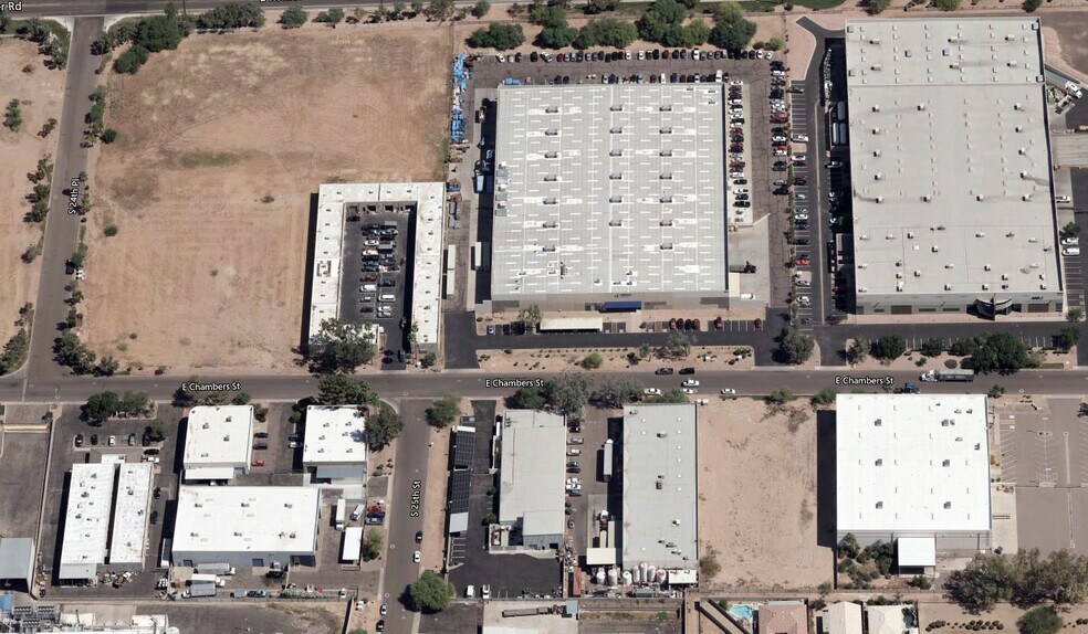 More Photos Of 2450 E Chambers St, Phoenix Warehouse For Lease