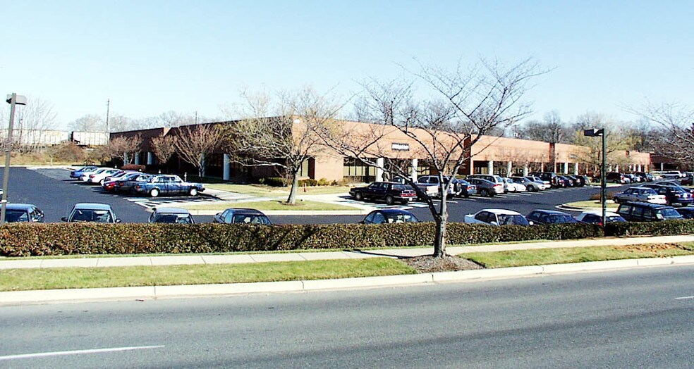 More Photos Of 209 Perry Pky, Gaithersburg Flex For Lease