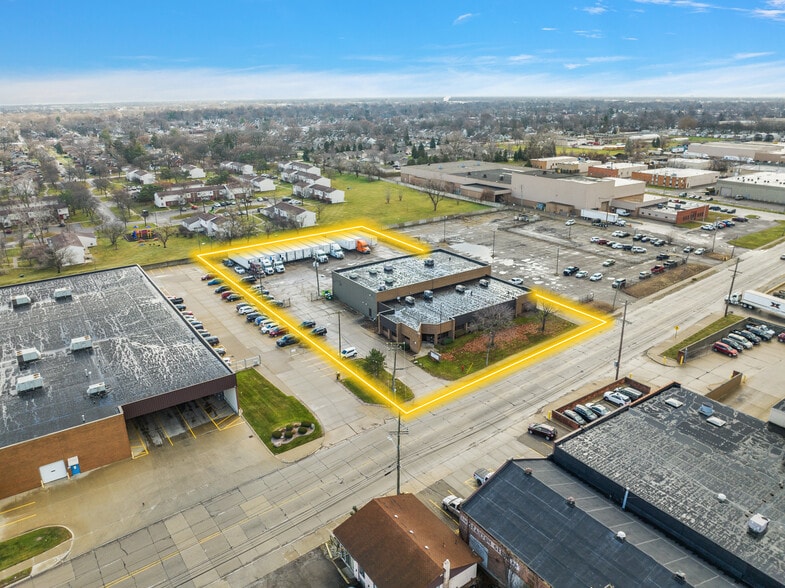More Photos Of 24650 Sherwood Ave, Center Line Industrial For Sale