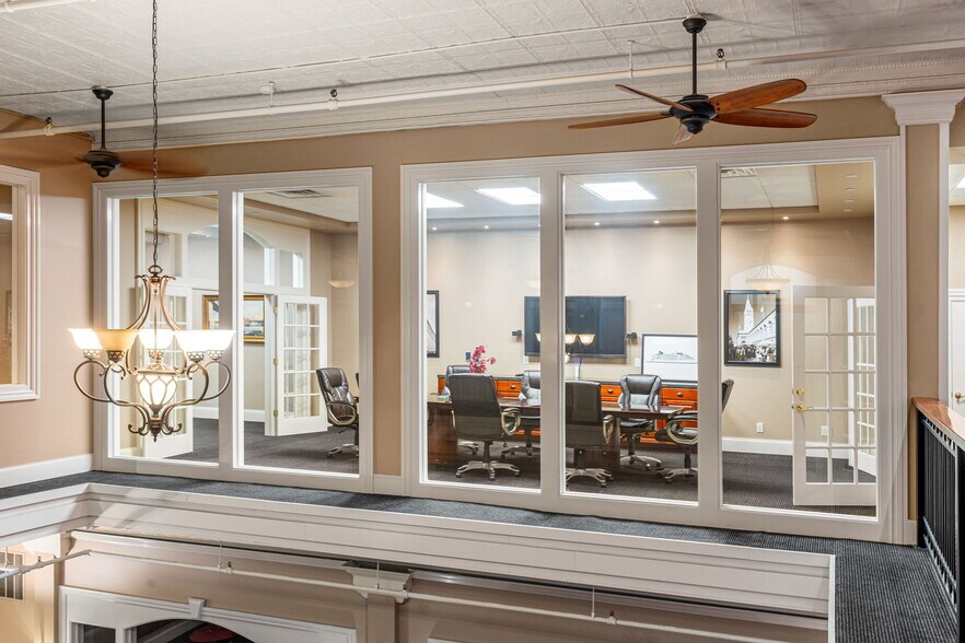 More Photos Of 222 Pearl St, New Albany Office Residential For Lease