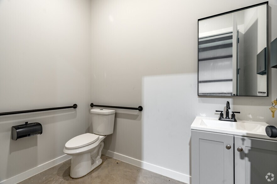 More Photos Of 4620 US 377 Hwy, Aubrey Unknown For Lease