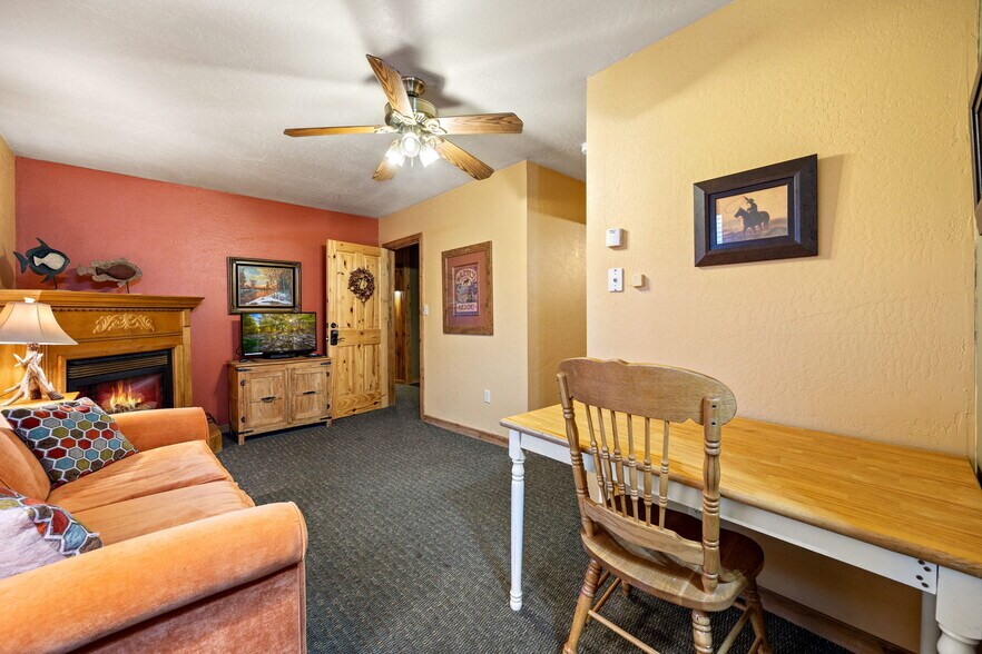 More Photos Of 140 Main St, Greer Specialty For Sale