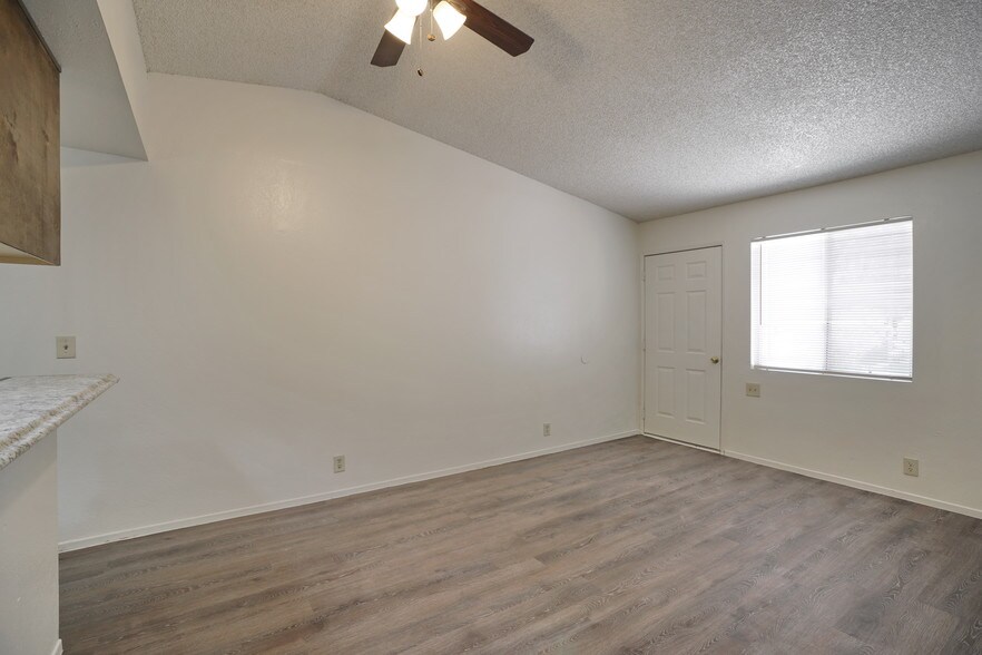 More Photos Of 13548 Caliente Dr, Desert Hot Springs Apartments For Sale