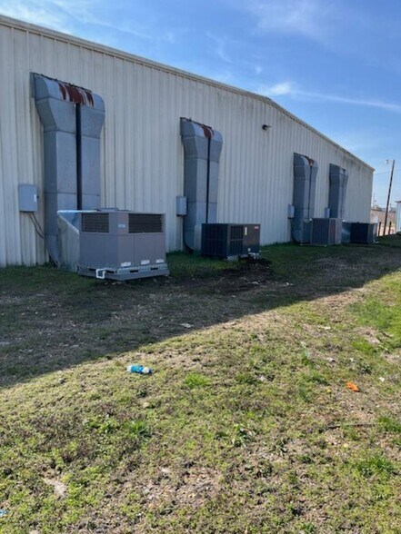 More Photos Of 31366 NE 1st Ave, Carbon Hill Freestanding For Sale