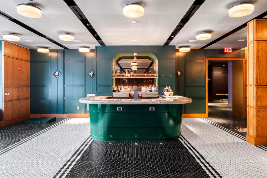 More Photos Of 1910-1918 Chestnut St, Philadelphia Freestanding For Lease