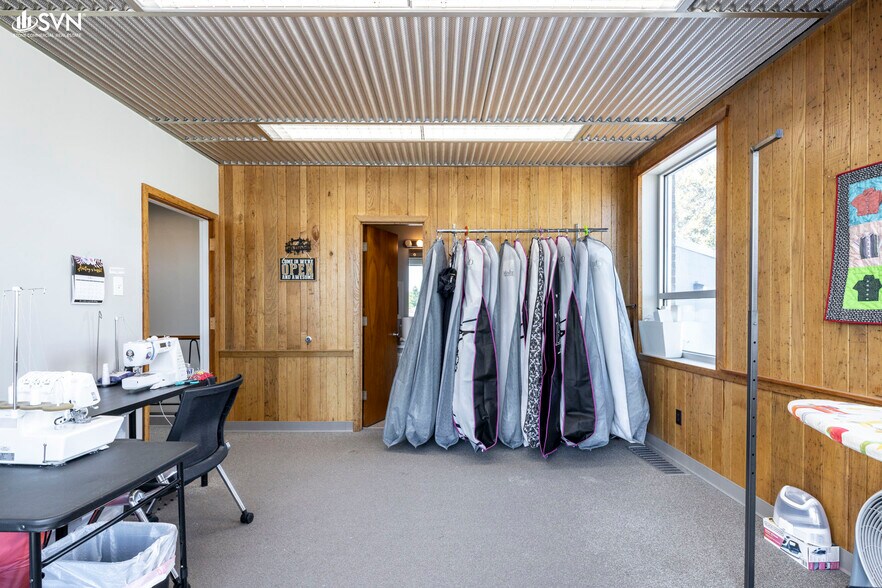 More Photos Of 740 National Ave, Lexington Warehouse For Lease