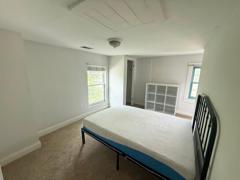 More Photos Of 7507 Dartmouth Ave, College Park Apartments For Sale