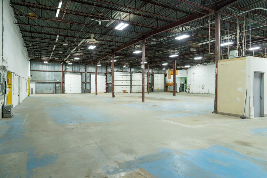 More Photos Of 155-165 Av Labrosse, Pointe-claire Warehouse For Lease