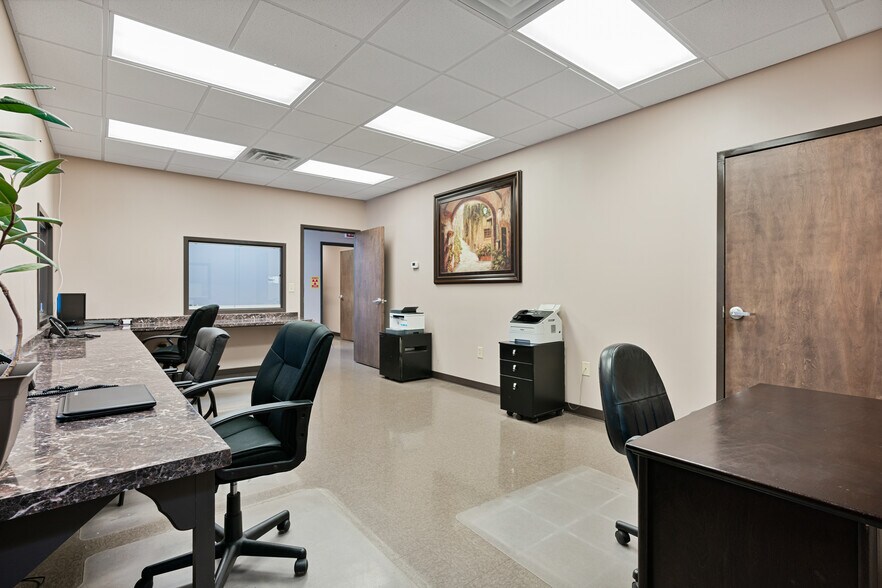 More Photos Of 142 Hampton Ct, Commerce Rehabilitation Center For Sale