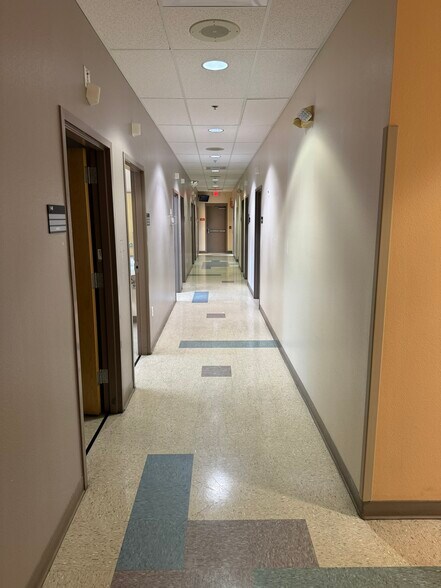 More Photos Of 4231 S Pipkin Rd, Lakeland Medical For Sale