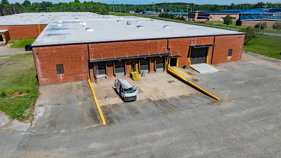 More Photos Of 618 W Finger St, Maiden Distribution For Lease