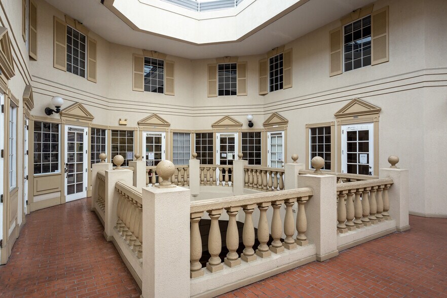 More Photos Of 407 Wekiva Springs Rd, Longwood Medical For Lease