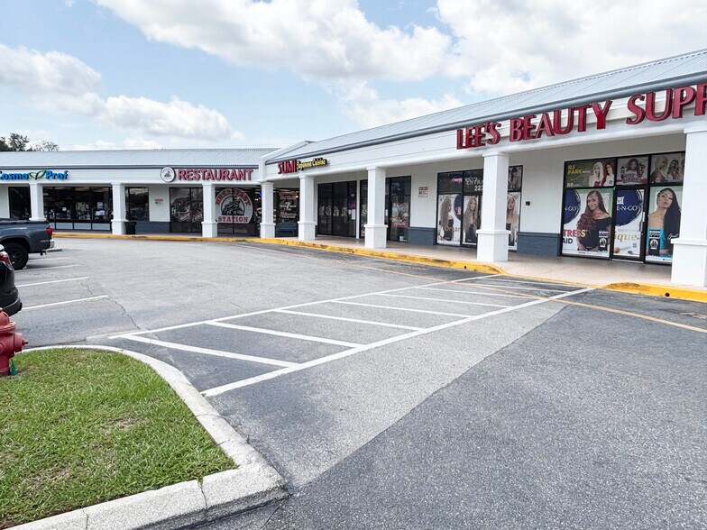 More Photos Of 2219-2259 Citrus Blvd, Leesburg Unknown For Lease