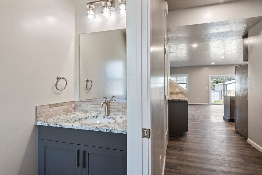 More Photos Of 560 Park Springs Ave, Baker City Apartments For Sale