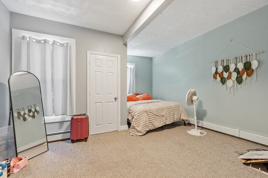 More Photos Of 122 Laurel St, Fitchburg Multifamily For Sale