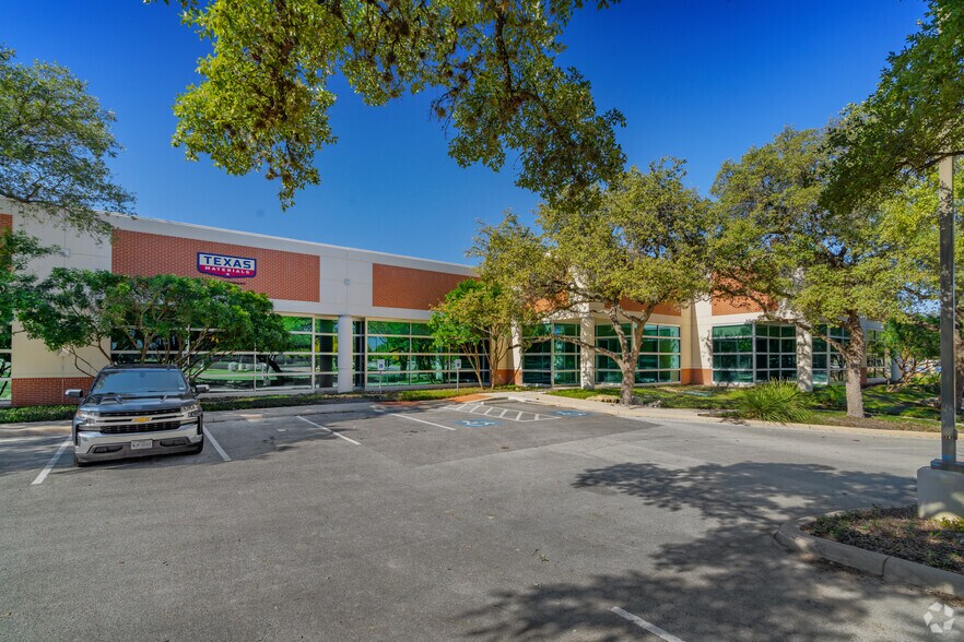 More Photos Of 5723 University Heights Blvd, San Antonio Office For Lease