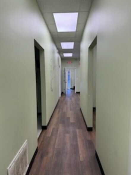 More Photos Of 38 E Main St, Hampton Office For Lease