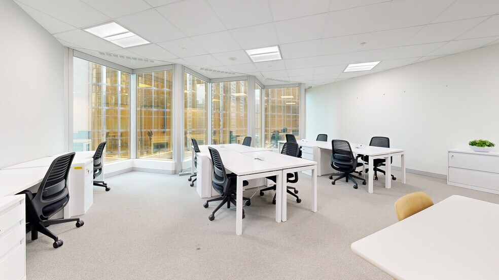 More Photos Of 200 Bay St, Toronto Coworking Space