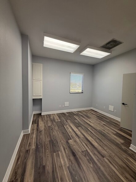 More Photos Of 2300 Matlock Rd, Mansfield Freestanding For Lease