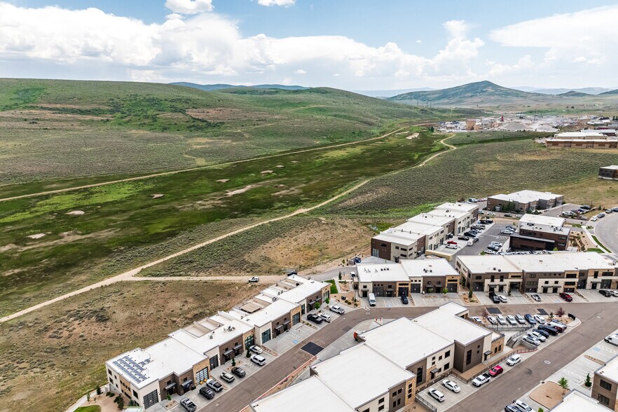 More Photos Of 4554 Forestdale Dr, Park City Light Manufacturing For Sale