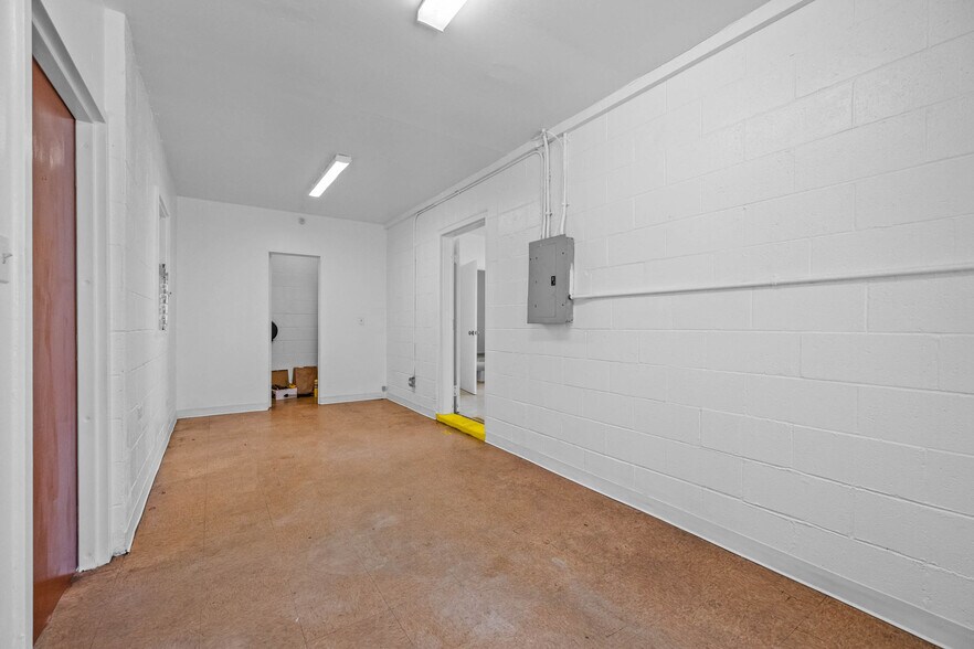 More Photos Of 1924 Democrat St, Honolulu Industrial For Sale