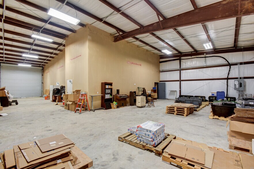 More Photos Of 24396 FM 2090 Rd, Splendora Light Distribution For Sale