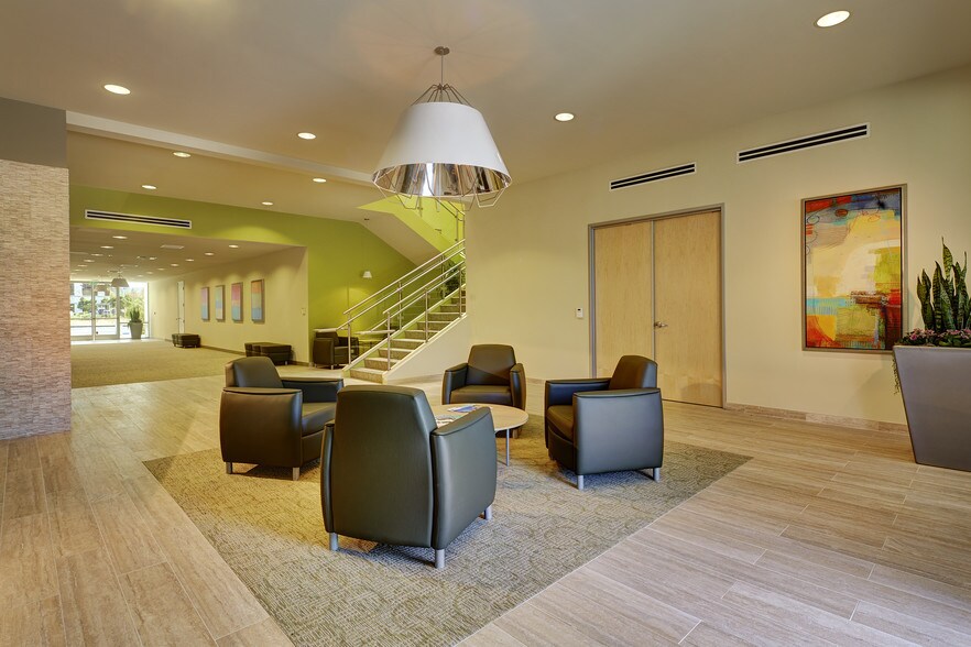 More Photos Of 6010 Hidden Valley Rd, Carlsbad Medical For Lease