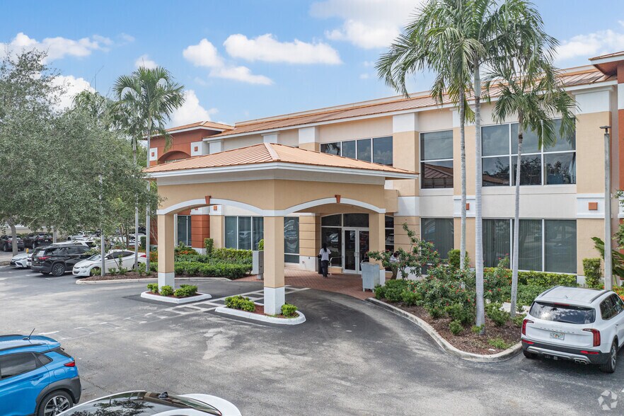More Photos Of 9325 W Glades Rd, Boca Raton Medical For Lease