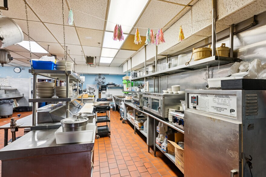 More Photos Of 161 Main St, Woolwich Restaurant For Sale