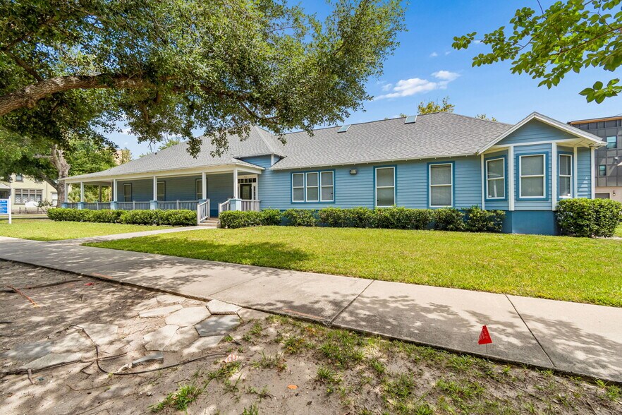 More Photos Of 402 E 7th Ave, Tampa Office For Sale