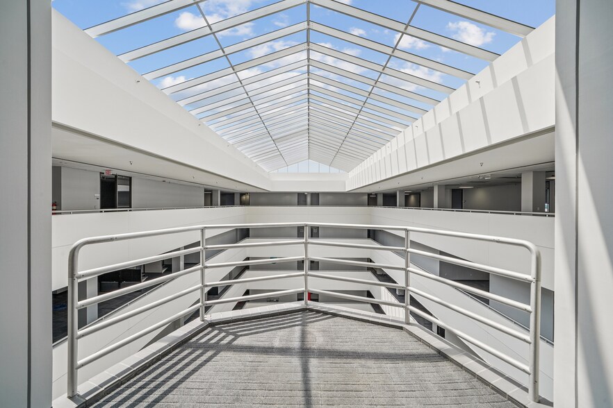 More Photos Of 1150 Gemini St, Houston Office For Lease