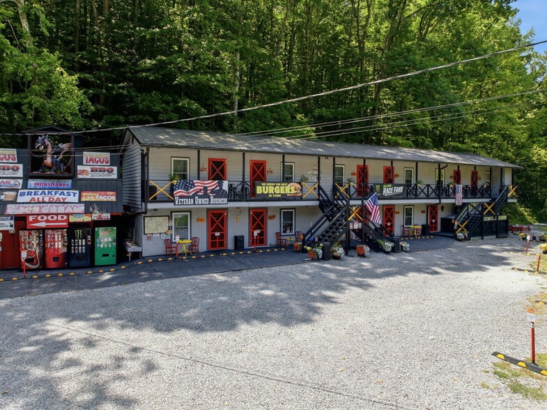 More Photos Of 4407 Calderwood Hwy, Maryville Hotel For Sale