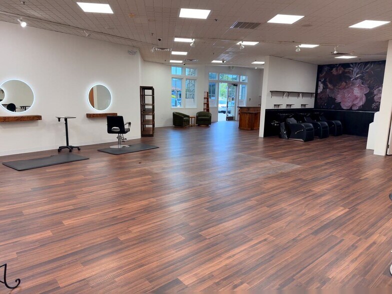 More Photos Of 451-465 Canyon del Rey Blvd, Del Rey Oaks Unknown For Lease