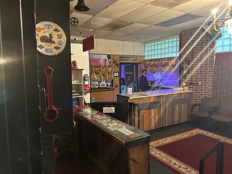 More Photos Of 1000 Osborne St, Saint Marys Manufacturing For Sale