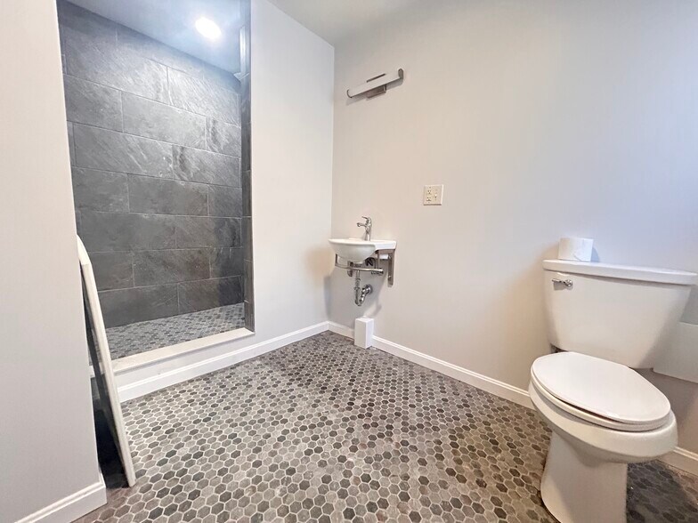 More Photos Of 13 Elm Ct, Easton Office For Lease