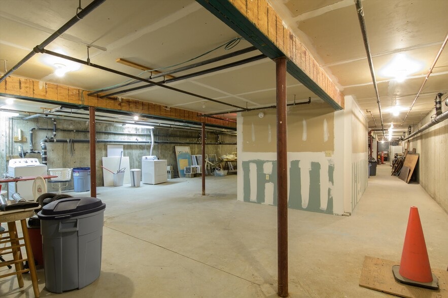 More Photos Of 156 Main St, Ludlow Office For Sale