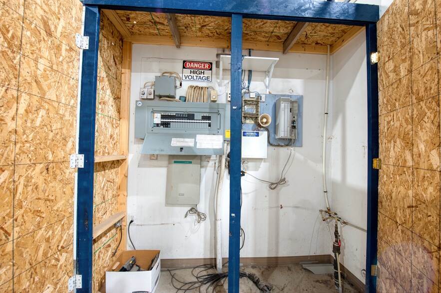 More Photos Of 3419 33 St, Whitecourt Industrial For Sale