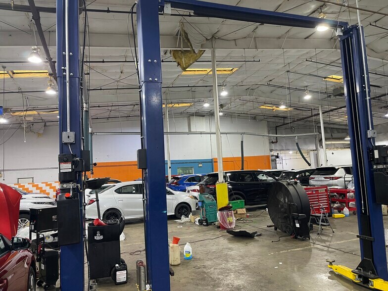 More Photos Of 9075-9125 Antique Way, Manassas Warehouse For Lease