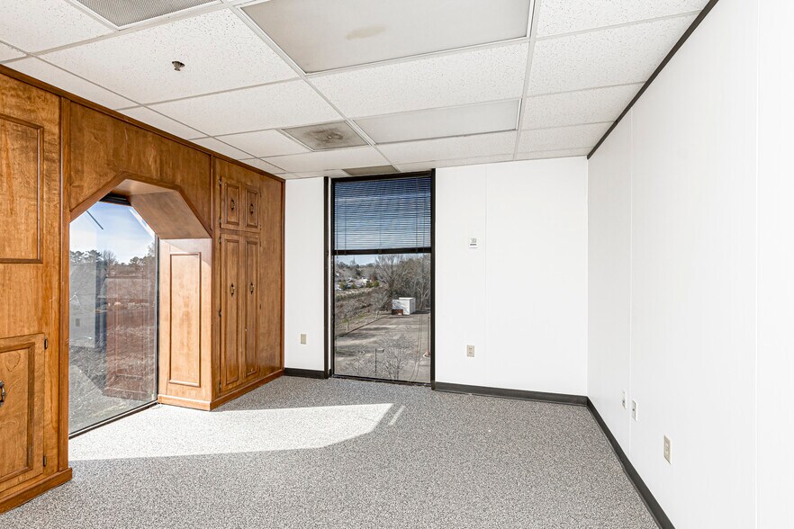 More Photos Of 3636 S Sherwood Forest Blvd, Baton Rouge Office For Lease