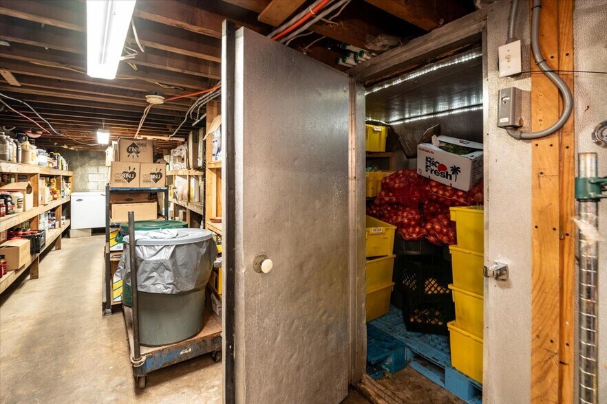 More Photos Of 217-219 Frelinghuysen Ave, Newark General Retail For Sale