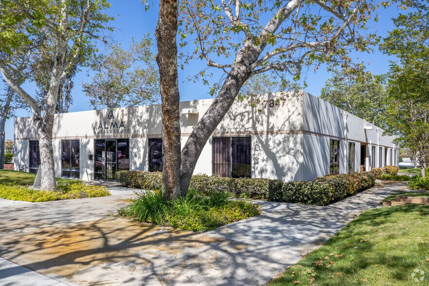 More Photos Of 7867 Convoy Ct, San Diego Unknown For Lease