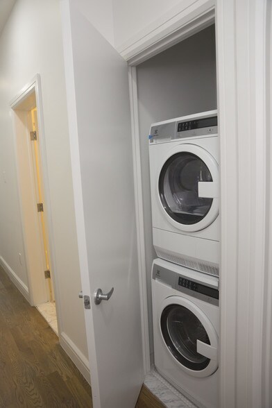 More Photos Of 225 5th Ave, Brooklyn Storefront Retail Residential For Sale