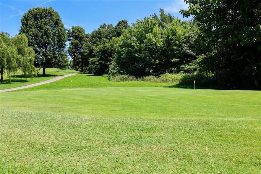 More Photos Of 6198 Randolph Summer Shade Rd, Summer Shade Sports And Entertainment For Sale