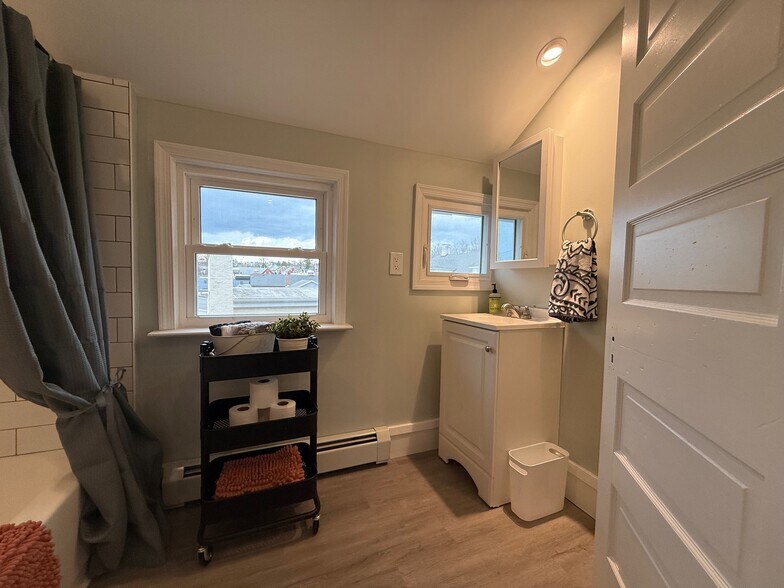 More Photos Of 9 W Chestnut St, Souderton Apartments For Sale