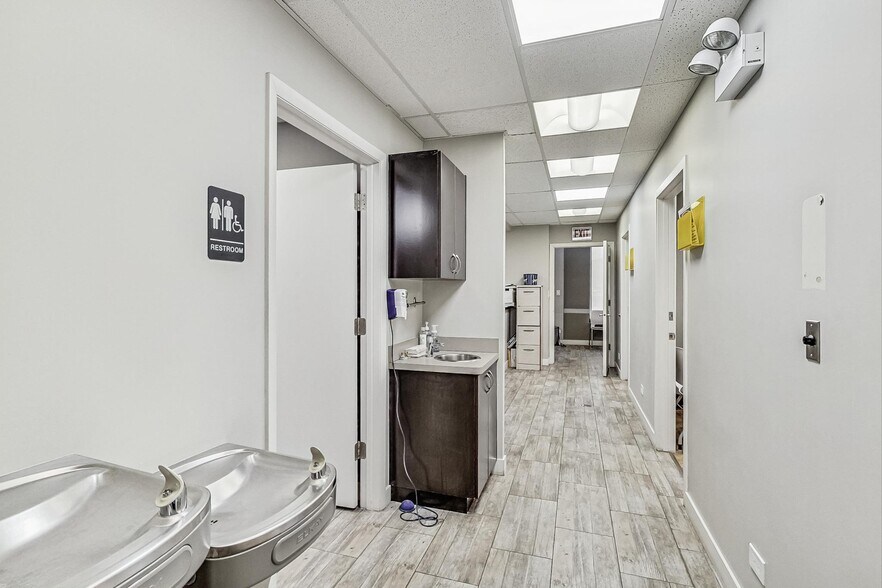 More Photos Of 2623 N Halsted St, Chicago Medical For Sale