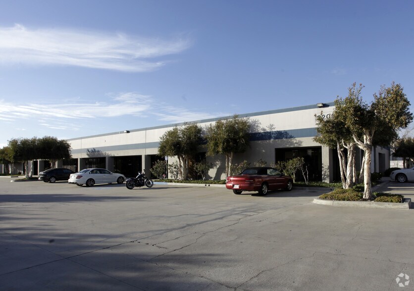 More Photos Of 2205 1st St, Simi Valley Warehouse For Lease