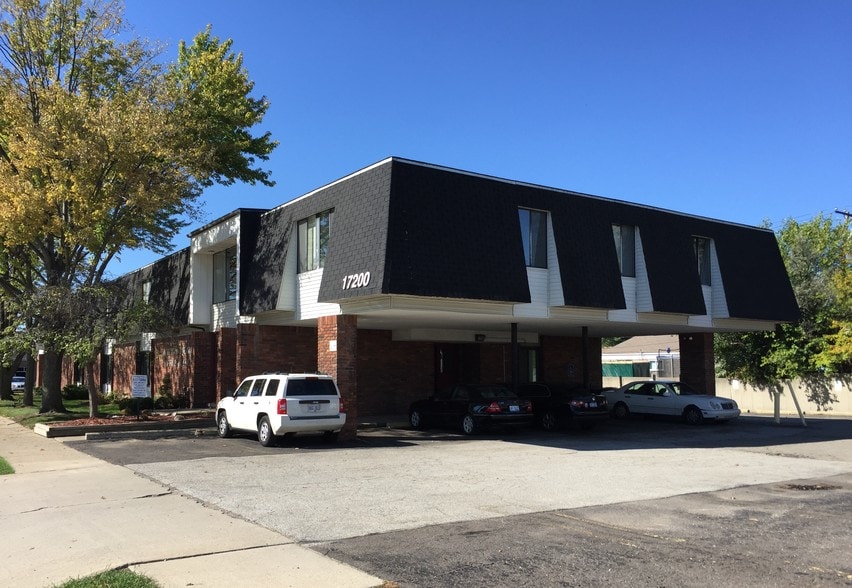 More Photos Of 17200 W 10 Mile Rd, Southfield Office For Lease