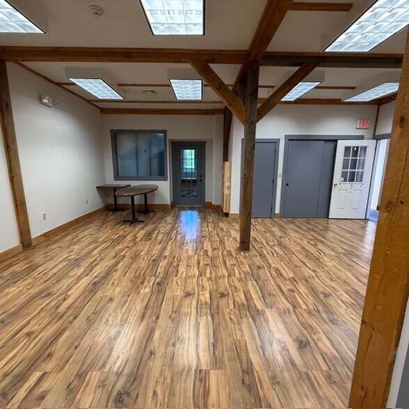 More Photos Of 205 Turnpike Rd, Southborough Storefront Retail Office For Lease
