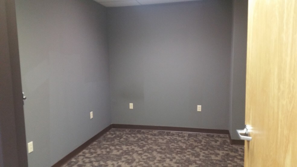 More Photos Of 340 Greenbrier Dr, Charlottesville Manufacturing For Lease